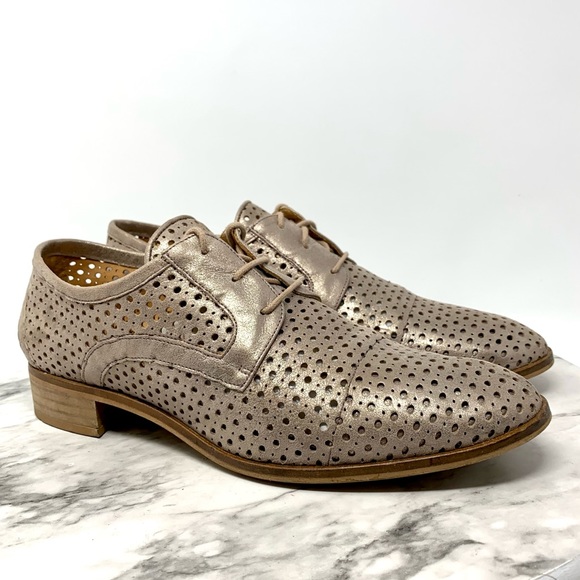 Anthropologie + Gee WaWa Metallic Perforated Oxford Flats 41 Spain Classic Boho